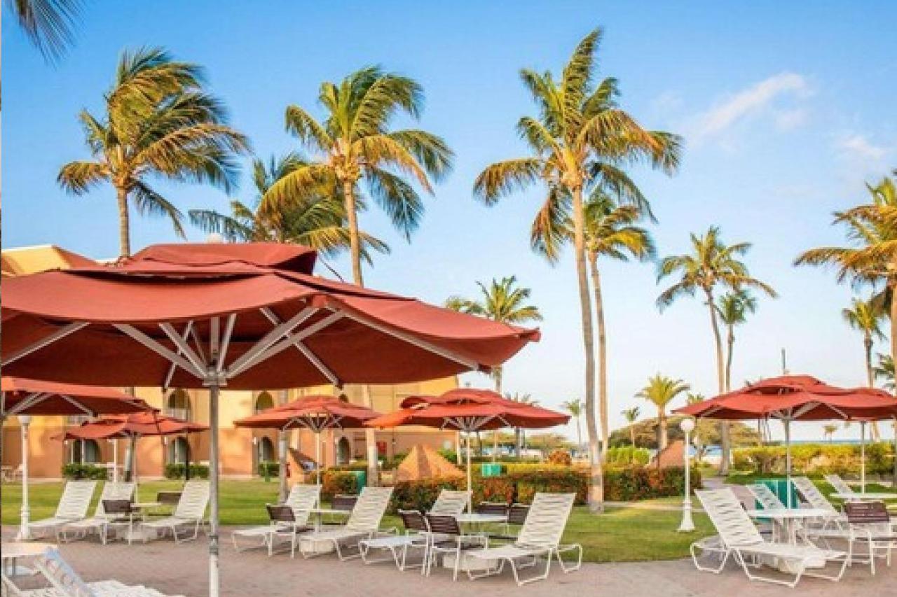 Bluegreen At La Cabana Beach Resort & Casino Palm Beach Exterior photo